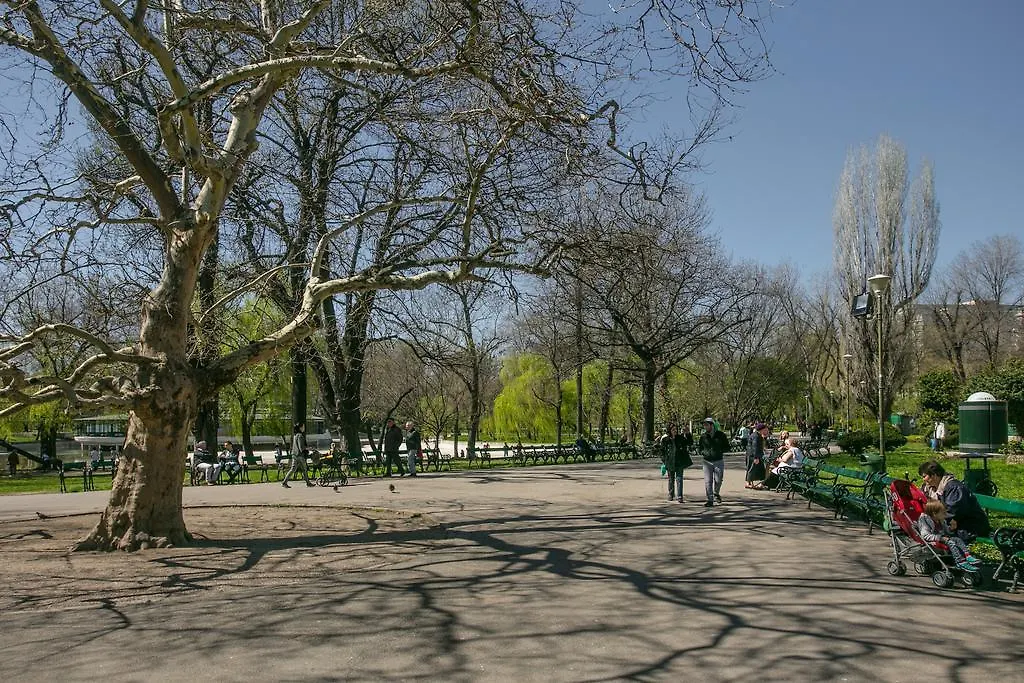 Apartment Central Park By Urbanesq Bucharest