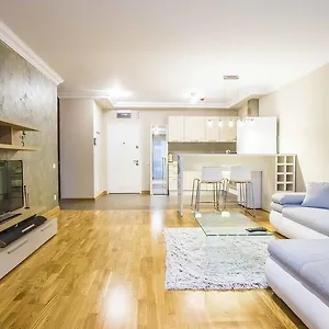  דירה Incity Premium Garden Stay-Central Apartments &Private Terrace
